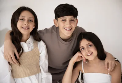 PHA Junior Manchester Model Ali Siblings 2