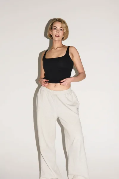 PHA Female Manchester Model Carys 2