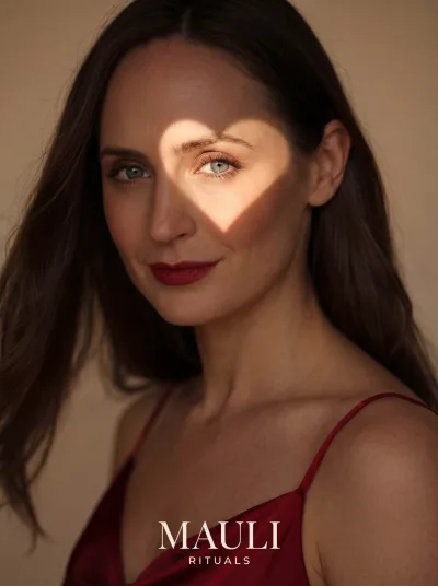 Elizabeth Clarke female beauty Model PHA 6