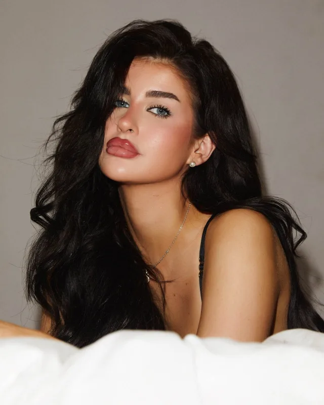 Evie M