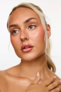 Grace Glennon Blonde Model Hair Beuaty Female Model Manchester PHA 9