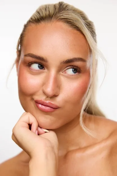 Grace Glennon Blonde Model Hair Beuaty Female Model Manchester PHA 11