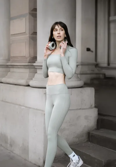 PHA Female Manchester Model Lauren S 38