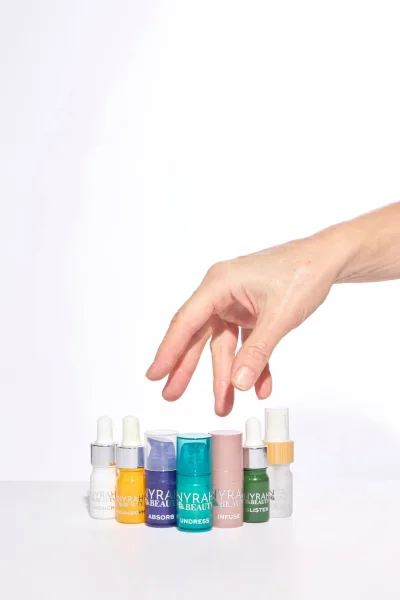 Sarah Hannon Hands PHA female model 3