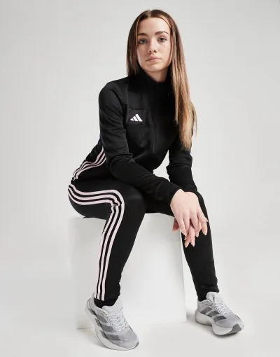 Maddy PHA Manchester Model Junior 2