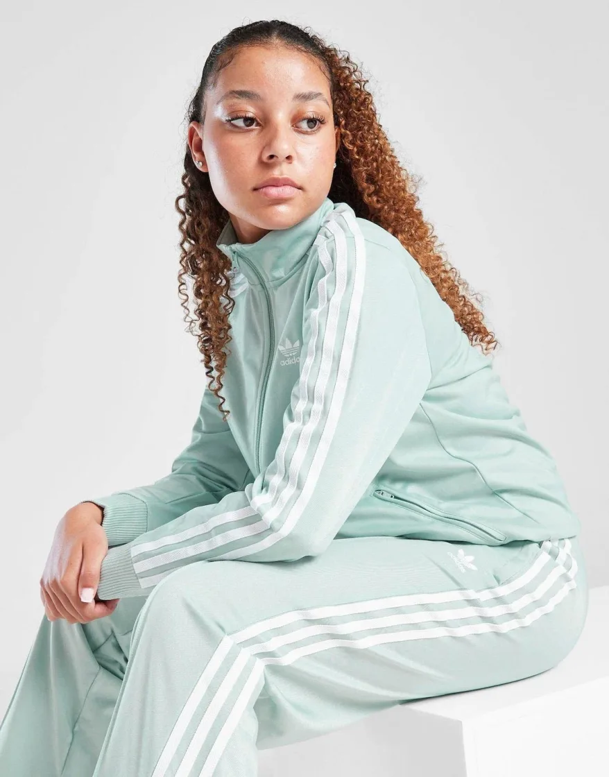 Renae PHA models Manchester Junior Sports 2025 9