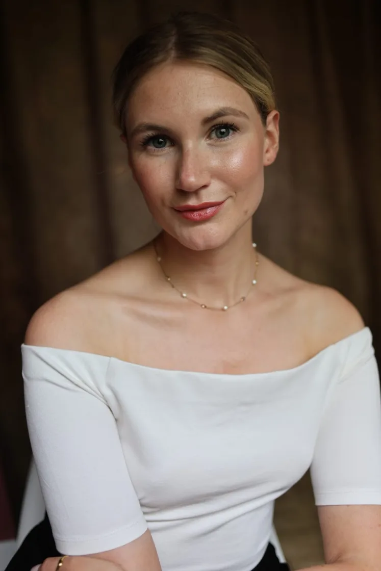 Amy Dewsnip actor icon Actors Management Manchester PHA Agency9
