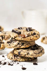 Oreo Cookies stacked2